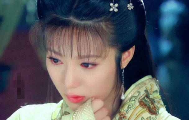 出道就被姑父捧红,如今姑父改捧小30岁娇妻,她沦落演网剧为生_邬靖靖