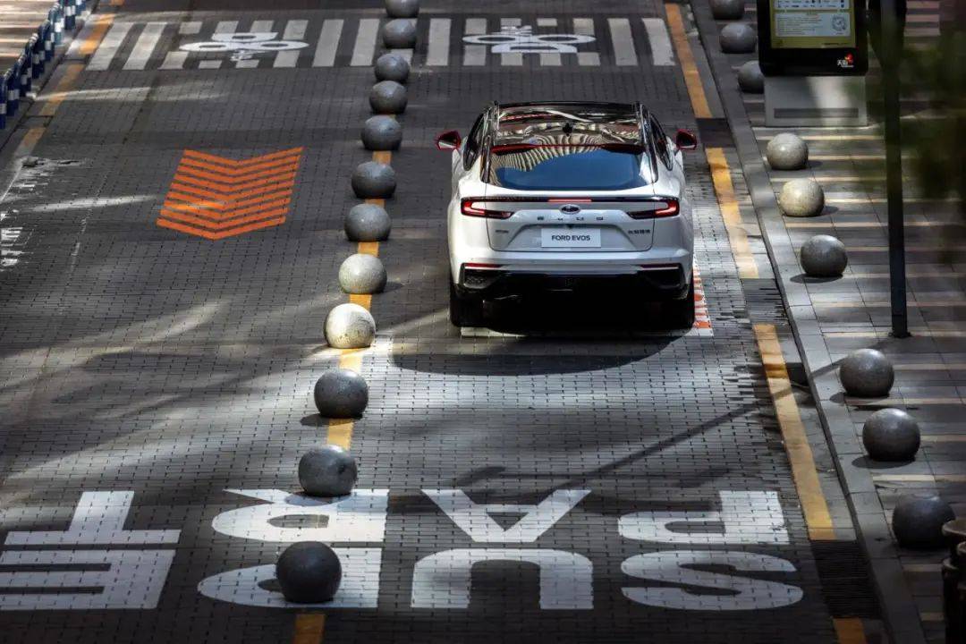 中型|“最强大脑”+“黄金动力”，福特这款中型SUV已预定爆款席位