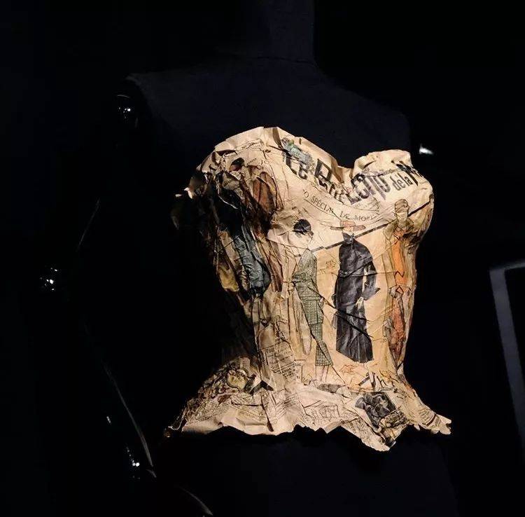 戏剧性 如此戏剧性的舞台表演，原来都是时装秀！