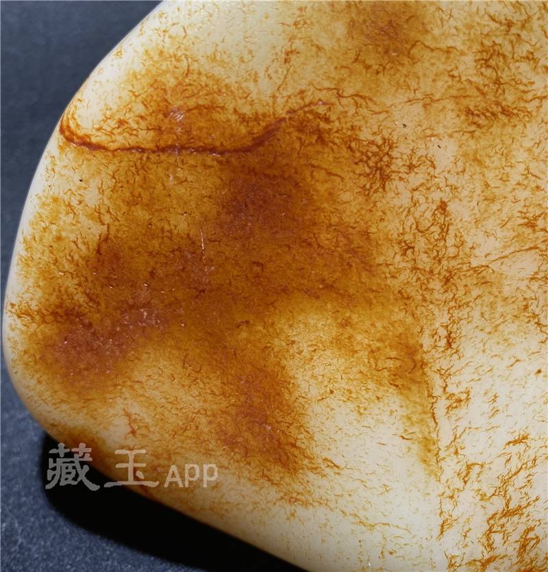 一组假皮七大特写聊一聊和田玉籽料假皮的那些事