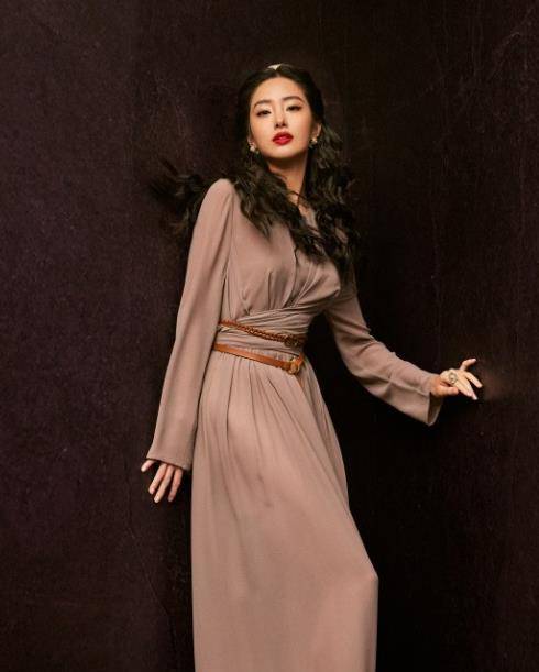 刘雨昕 大秀红毯比美：景甜全靠脸在撑，王子文新男友最抢镜，孟美岐翻车