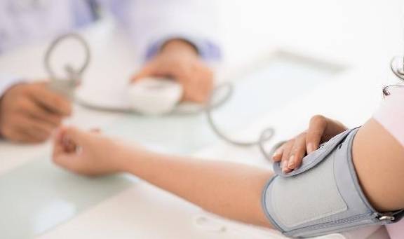 肾脏|肾囊肿可大可小,出现这2种情况,还是得去看看