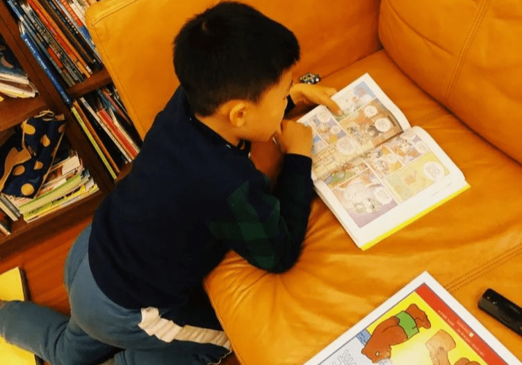 小学生为啥爱看漫画 看漫画算阅读吗 孩子痴迷漫画 家长该怎么办 绘本