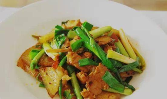 回锅肉炒蒜苗好吃吗 322b6f1016974b8db67fcdf42657eccb.jpeg