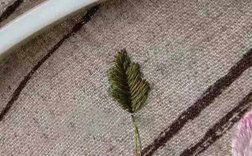 花瓣立体“花”刺绣教程详细图解，送自己一朵不一样的花！