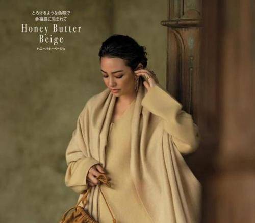 颜色 过了50岁后的女人,冬季多选这三个浅色系,显气质又温柔