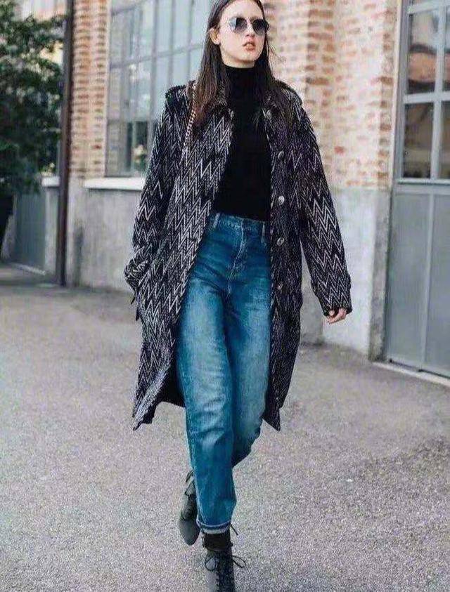 毛衣 今年想要时髦有范,穿出精致的脸庞,不妨选择烟管领毛衣