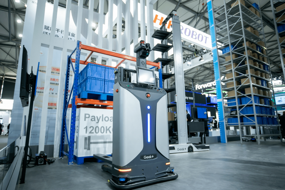 67极智嘉发布颠覆式新一代货到人方案!_机器人