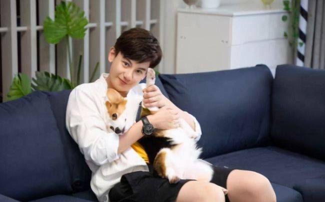 胡先煦|胡先煦的话题一直很少,为什么很多大导演却很看好他?