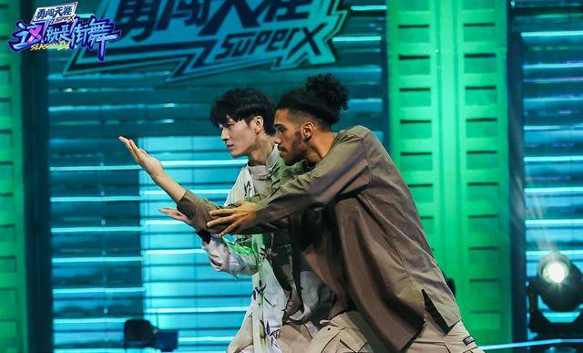 总决赛|《街舞4》将迎回最具人气“老嘉宾”，张艺兴看到他估计高兴坏了