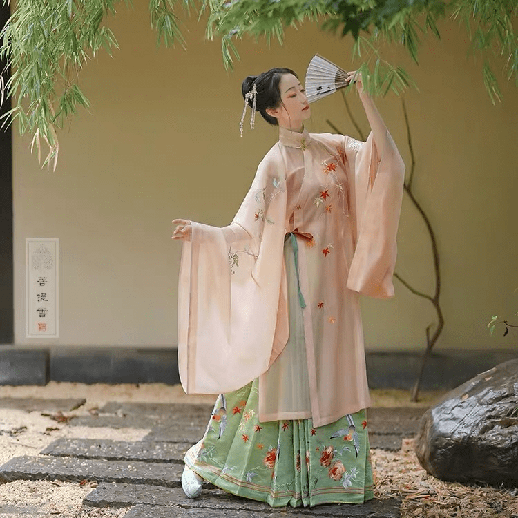 刺绣 得不到的永远在骚动？本期盘点“得不到”的汉服，有你的白月光吗