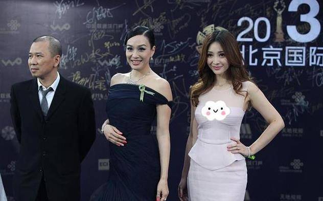 身材 钟丽缇与柳岩罕见合照,穿衣时尚性感,身材级别堪称娱乐圈天花板