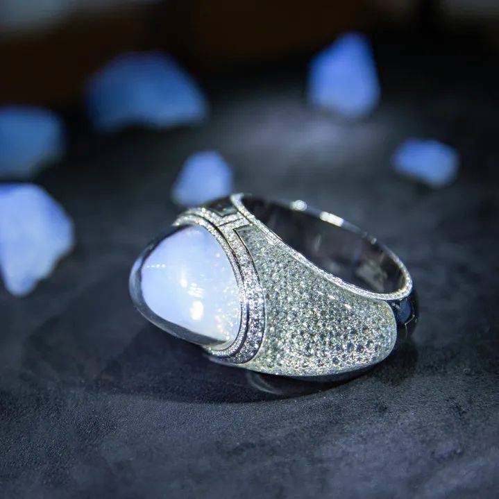 珠宝RR · TRENDS | 跨时空光影涌动