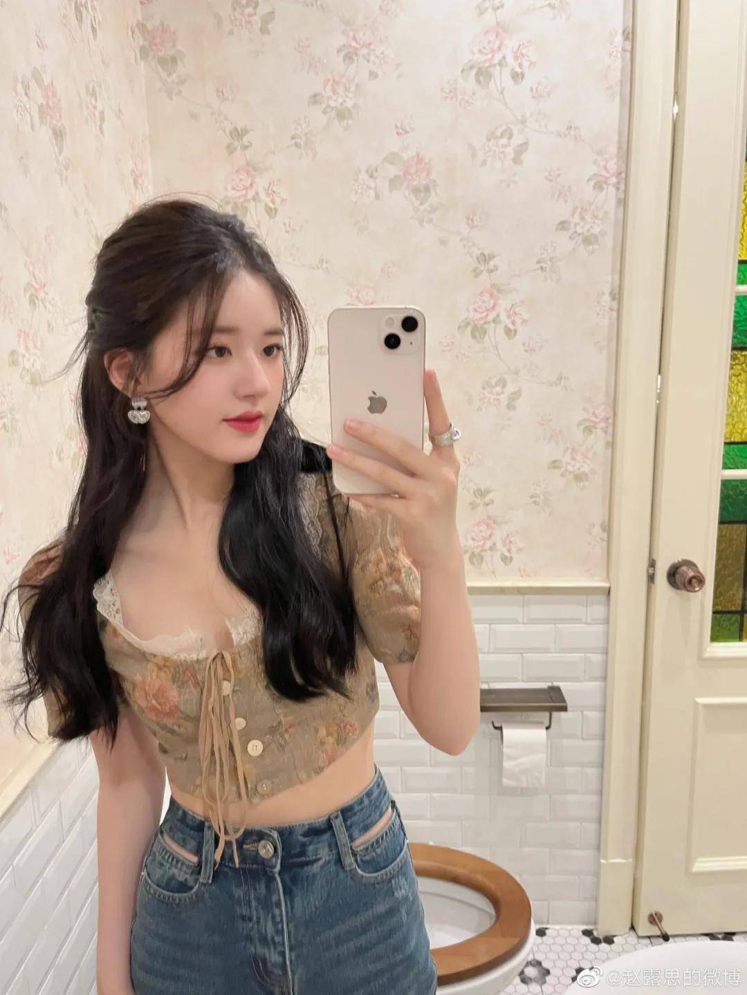 发型圆脸女孩的本命发型，赵露思早就玩明白了！