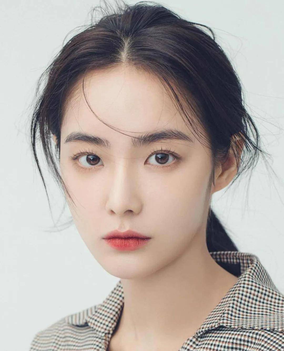 发型圆脸女孩的本命发型，赵露思早就玩明白了！