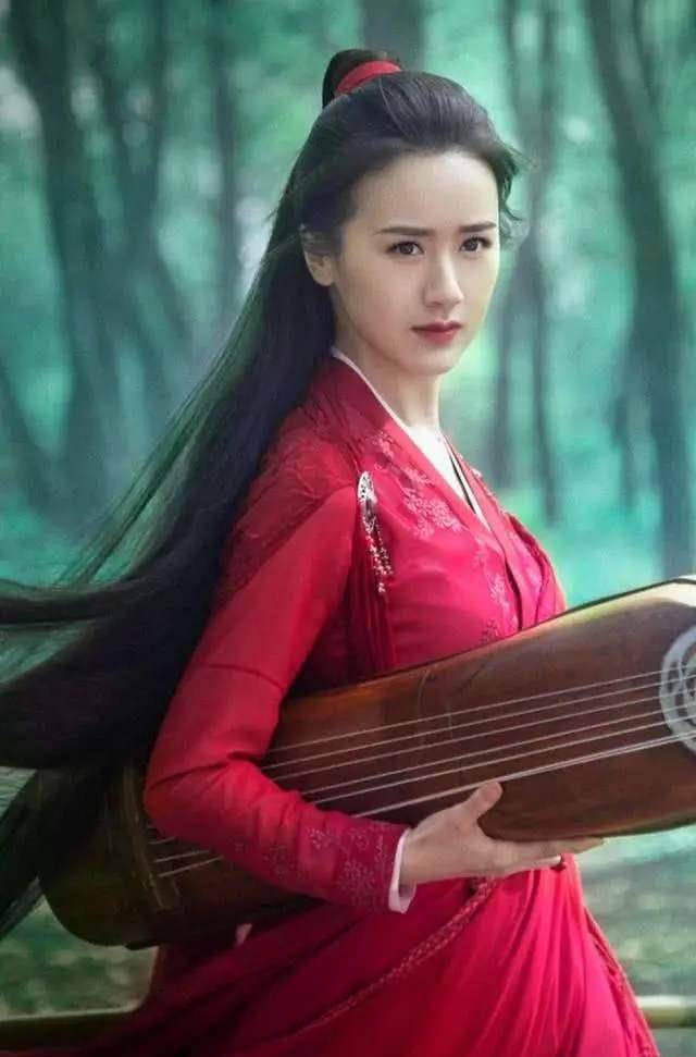 彭小苒靠一袭红衣惊艳了时光的女星，看看都有谁？