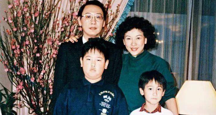 徐枫|徐枫：5岁丧父，16岁从影，前夫狂赌，一手烂牌硬是打得熠熠生辉