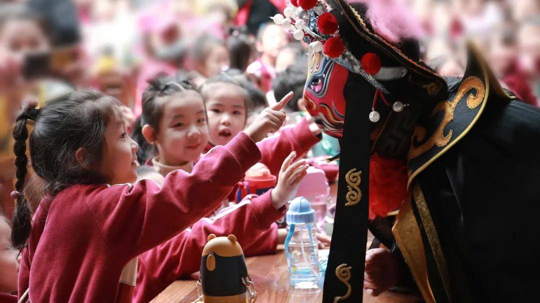 请查收这份秋游攻略川剧变脸趣味杂技网红打卡这都有