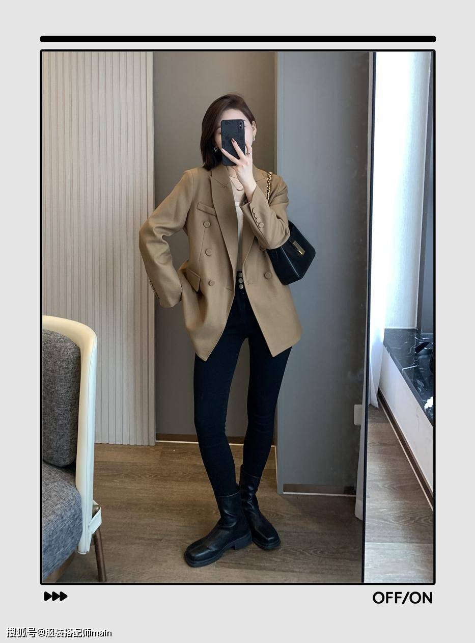 经典紧身裤怎么搭出时髦感？掌握“上松下紧”穿法，温暖时尚显身材