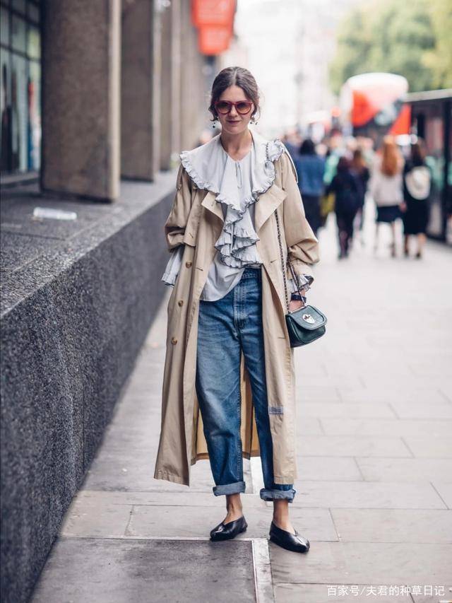 视觉 高跟鞋失宠了，今年流行这双“奶奶鞋”，搭阔腿裤，时髦还显瘦