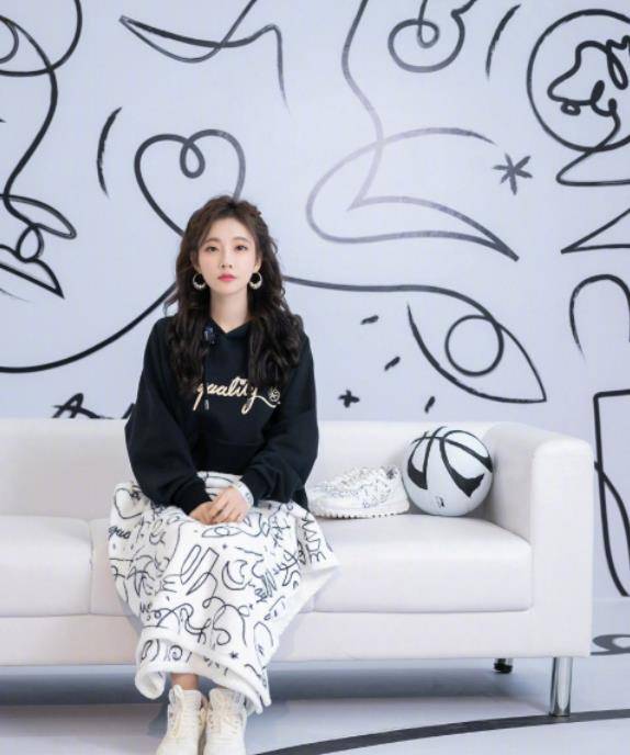 专辑|不断突破自我！冯提莫二专即将发布，跟一专有什么不同之处？