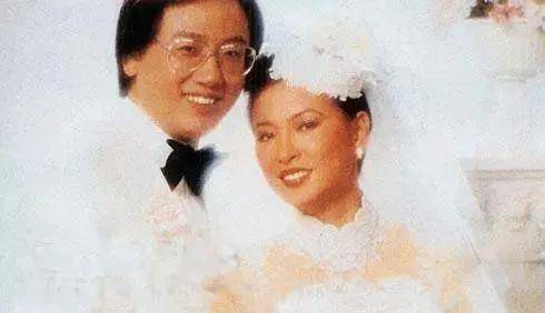 徐枫|徐枫：5岁丧父，16岁从影，前夫狂赌，一手烂牌硬是打得熠熠生辉