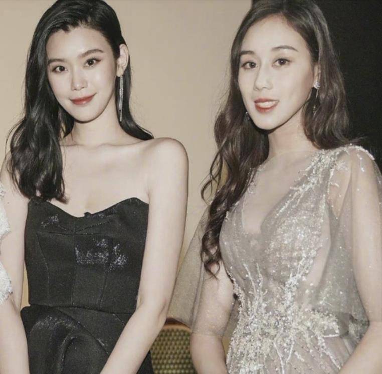 波浪 22岁何超欣办豪华生日派对，一袭黑裙搭配红唇，浑身散发着豪门范