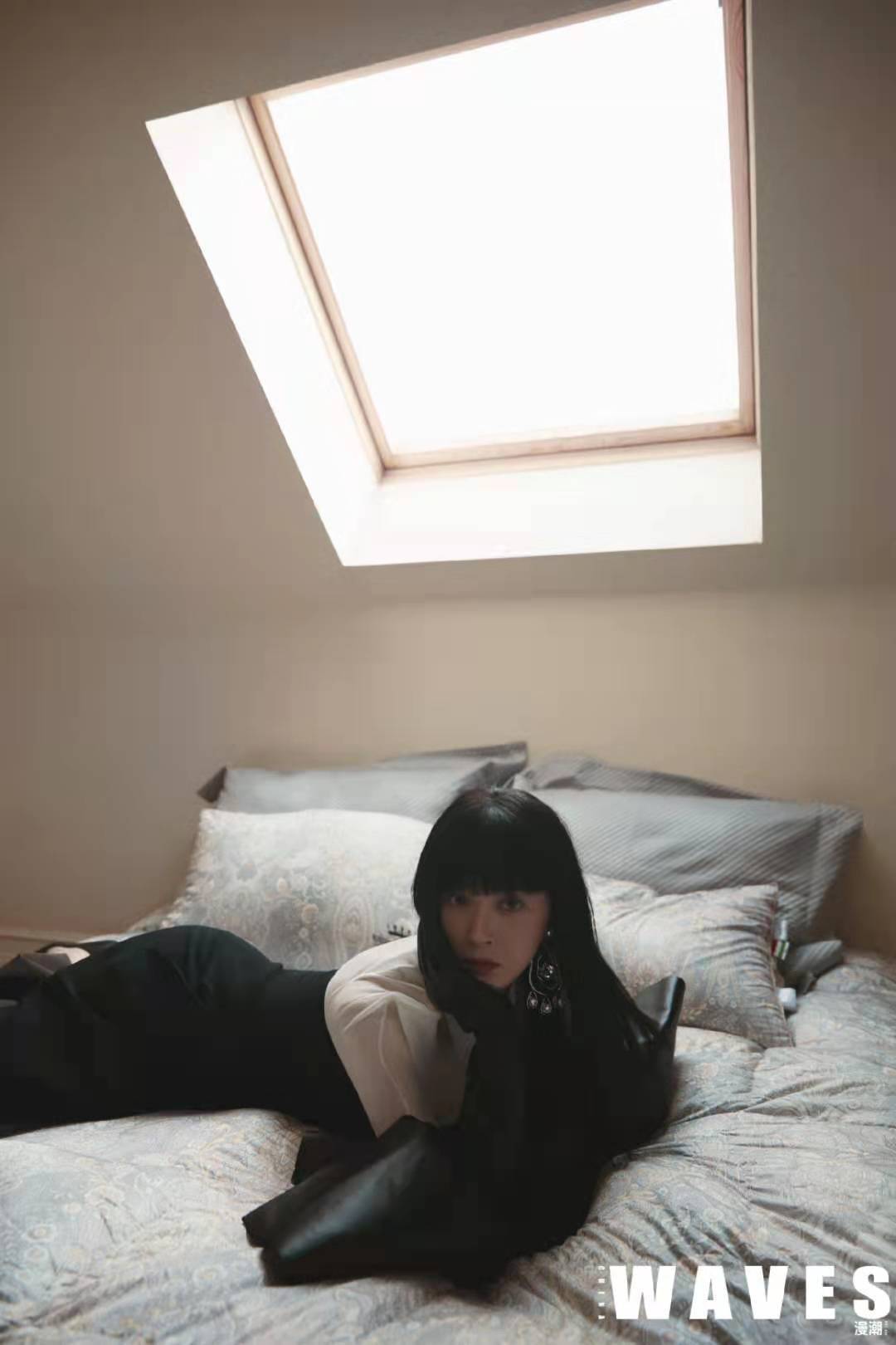 身材 蒋欣瘦下来真的太绝了，拍封面表现力爆棚，时髦到完全不敢认