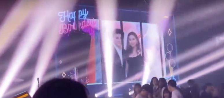 波浪 22岁何超欣办豪华生日派对，一袭黑裙搭配红唇，浑身散发着豪门范