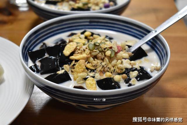 小番茄|天热,这样做早餐简单但营养味美,10分钟做好,家常味道吃着舒服