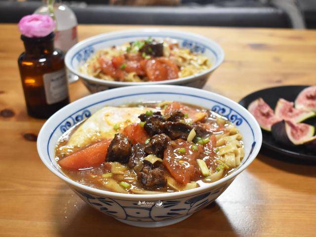 蔬菜|早餐给家人煮这碗面,荤素都有,好吃又解馋,工作量再大也不会饿