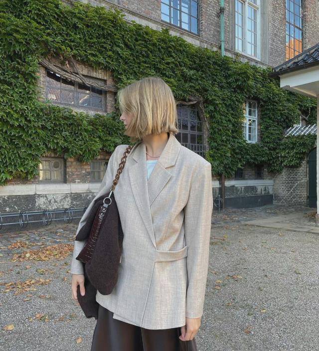 蓝色 丹麦博主Katrine Berner舒服穿搭 简约利落的中性风格太有范了!