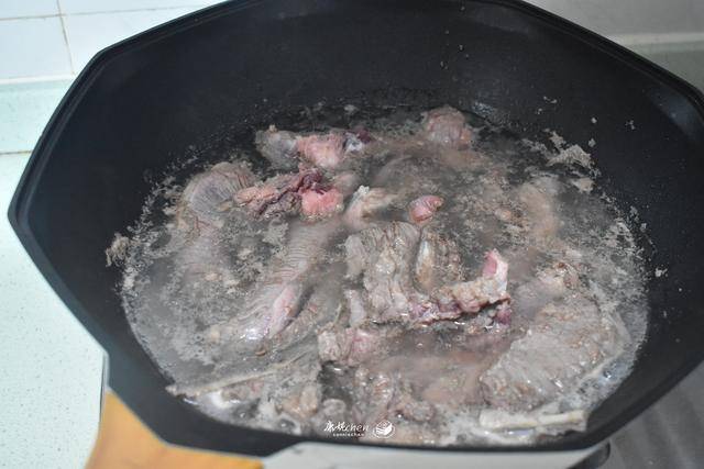 蔬菜|早餐给家人煮这碗面,荤素都有,好吃又解馋,工作量再大也不会饿