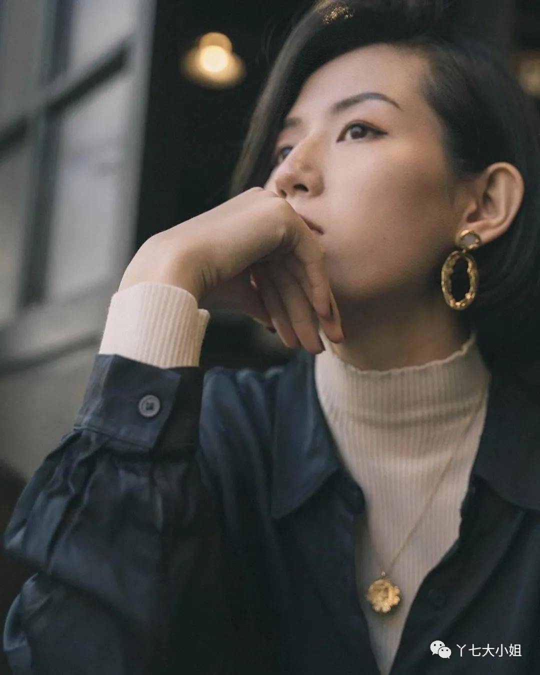 毛衣 一件烟管领毛衣=秋冬最有气质的万能内搭