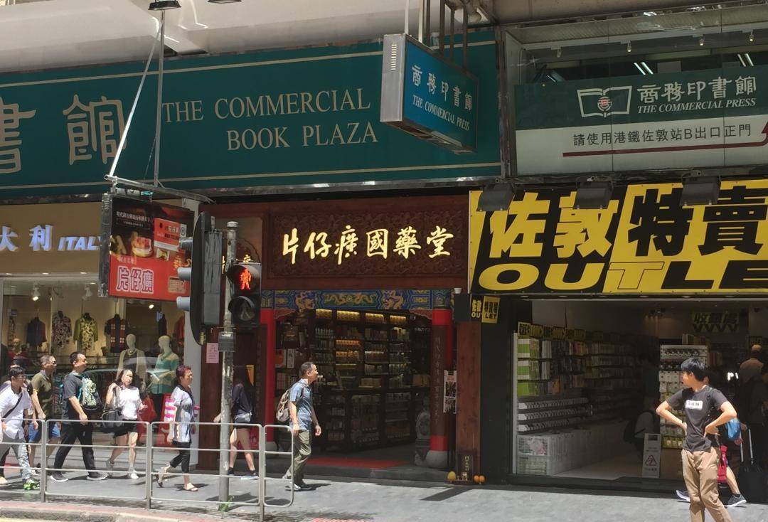 国货为什么建议女人准备2款面霜？1个原因，照着做皮肤一天比一天好