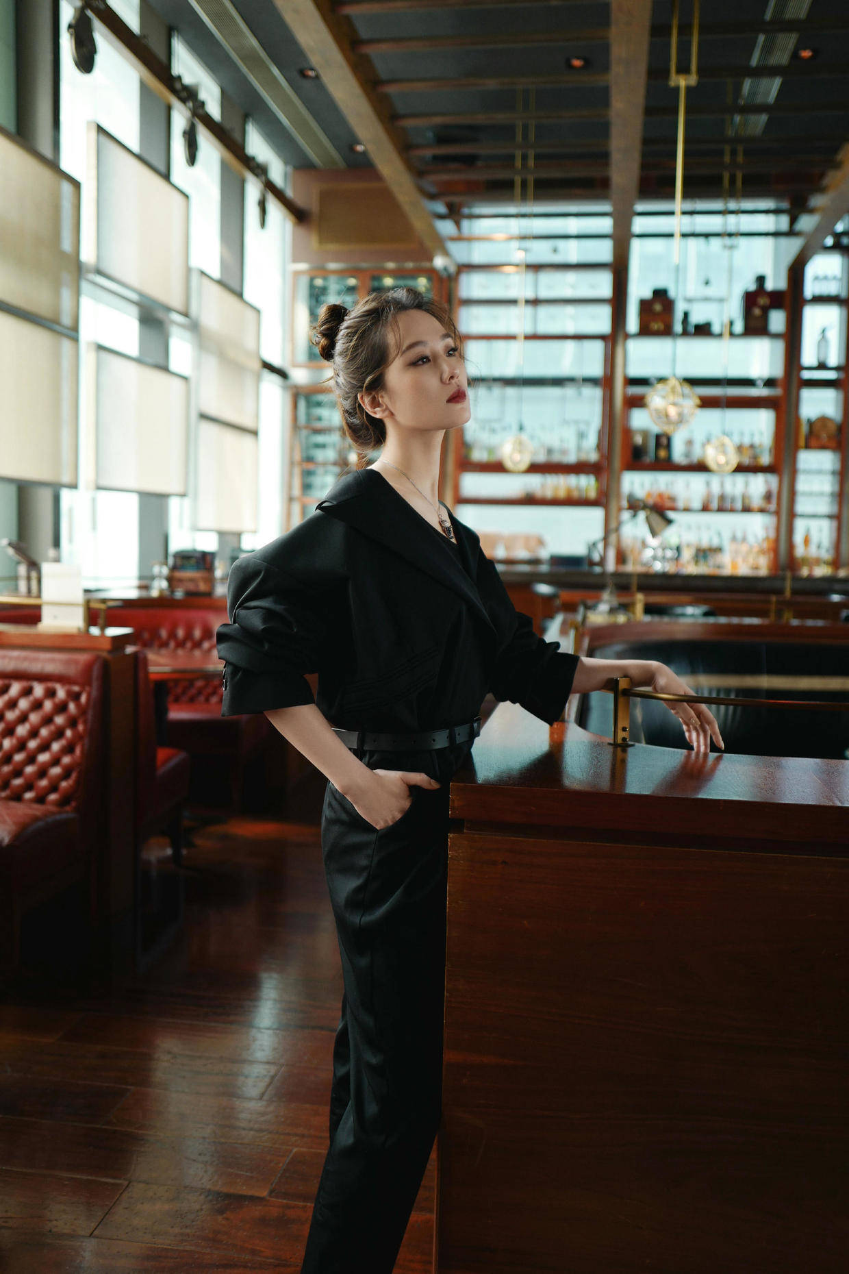 黑色 有一种酷飒叫刘诗诗穿黑色套装，明明很普通，依然被她穿出高级感