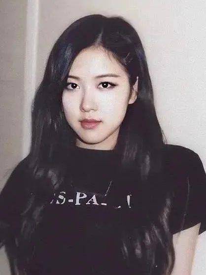 金发抄袭Lisa“太妹头”的佟丽娅一夜刷爆几亿播放量？内娱女爱豆都看跪了！