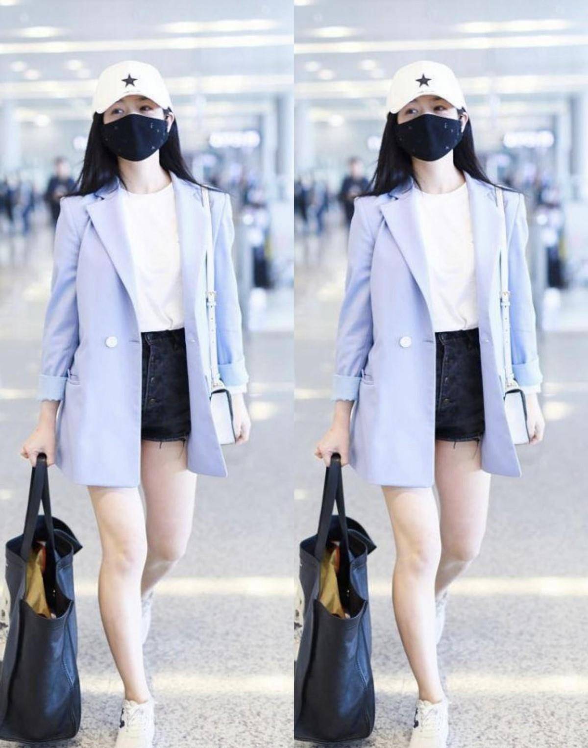 服装 陈妍希好像不会变老似的，穿着这么显老的长裙，依旧嫩如少女