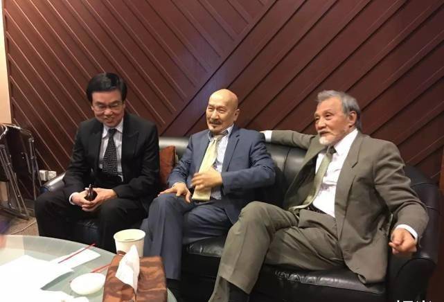 石天原名刘伟诚,60年代末期加入邵氏电影,演出电影