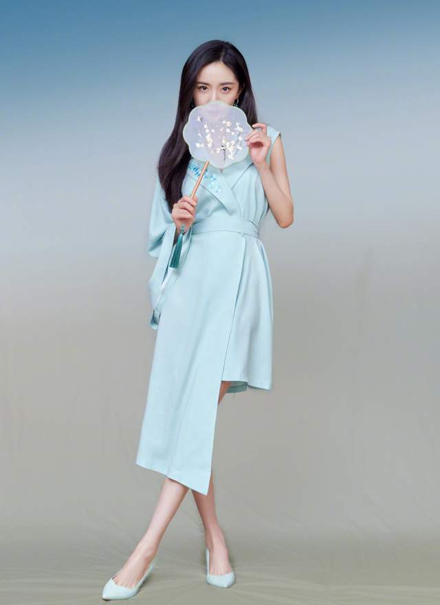 杨单 直播穿搭，张柏芝有颜任性杨幂穿古风，娜扎的哑光版千金妆也精致