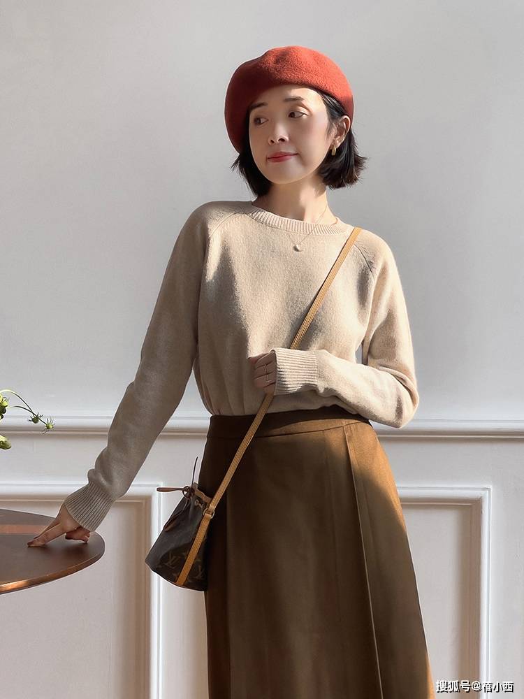 黑色 建议多穿“针织衫”，选择这4种颜色，搭配半身裙、牛仔裤很时髦