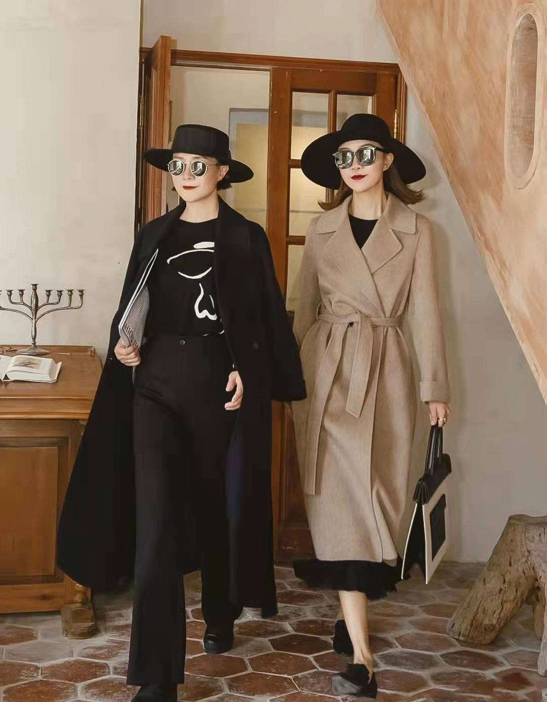 建议 女人60岁后穿“呢大衣”，为什么建议配裤子不搭裙子 ？关键在这