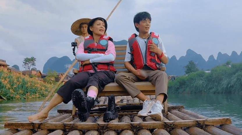 中宣部|四大卫视台被广电约谈，芒果、蓝台首当其责！疯狂造星还能撑多久