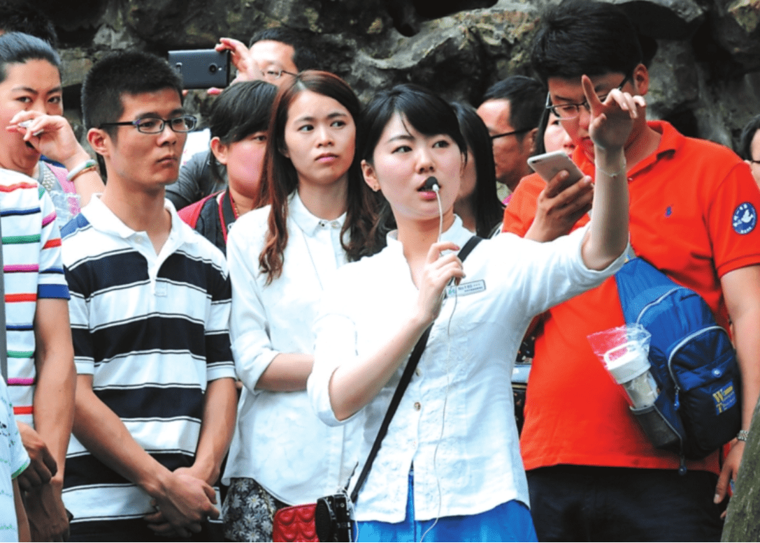 原创导游一到开饭就不见人难道是偷偷开了小灶原因令人心酸