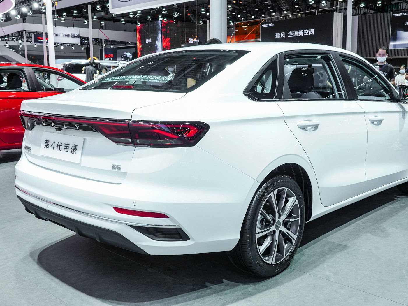 吉利帝豪全新换代 上市首月就卖出过万辆!_搜狐汽车_搜狐网