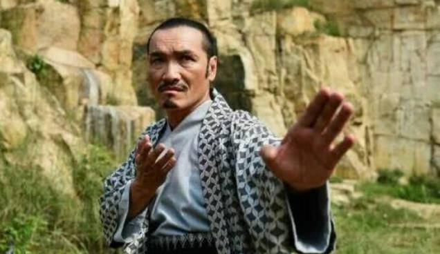 黄浩然|他曾进军好莱坞更“挑战”林峰,如今兼职当司机和老中医