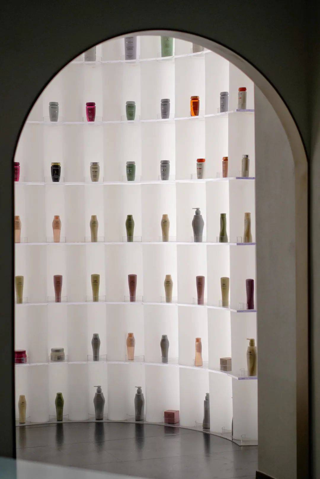 红男绿女邂逅成都千万级艺术SALON,红男绿女们就邂逅了天堂