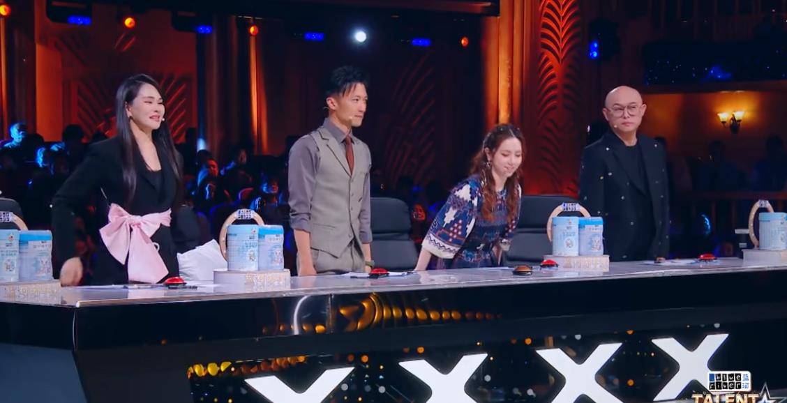 舞台|《达人秀》再次来袭，全新明星观察团互动有料，增加节目趣味性