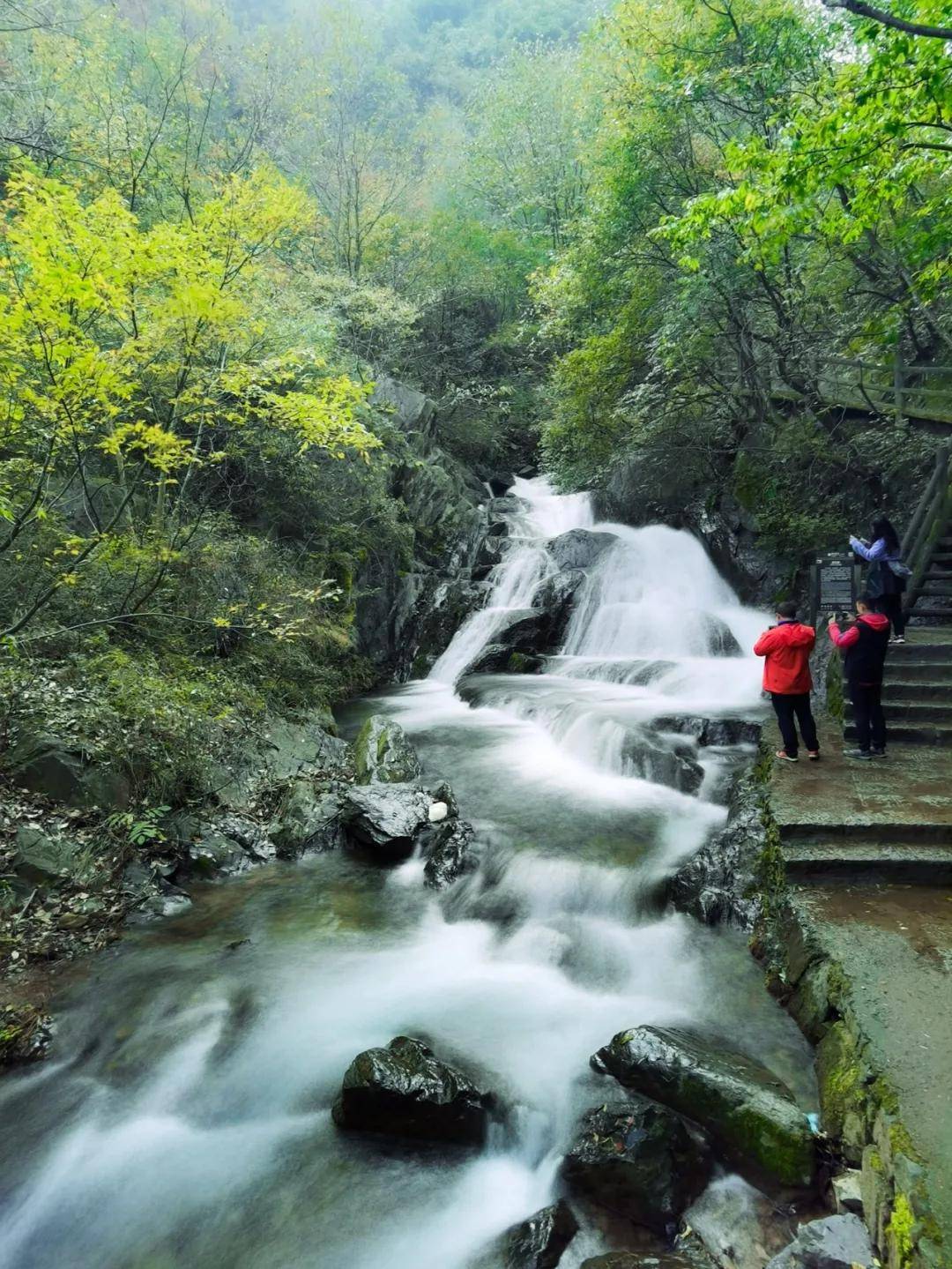 中原山川深处藏一处水乡秘境，溪流飞瀑，茂林修竹，值得一去_重渡沟