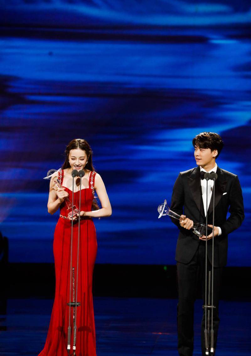 何冰|迪丽热巴大获全胜，最该心疼的不是杨紫，详解金鹰奖五宗罪